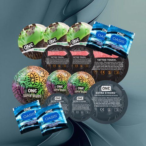 В наборі ONE FlavorWaves - Шоколад та м'ята &ndash; 4 шт., ONE Tattoo Touch Red &ndash; 4 шт., ONE Super Studs &ndash; 4 шт., ONE Extra Strong &ndash; 4 шт., ONE Oasis 3 г &ndash; 4 шт. NO6551 фото