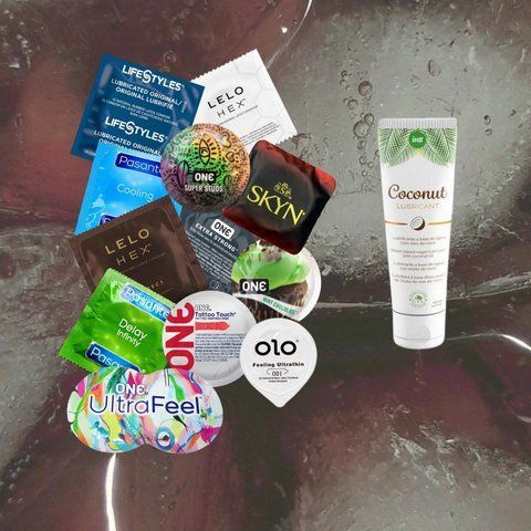 Набір "Тропічне задоволення з Intt Coconut" 13 шт: ONE Ultra Feel (1 шт.) ультратонкий для природного контакту., ONE FlavorWaves - Шоколад та м;ята (1 шт.) ніжний аромат для особливого настрою., ONE Tattoo Touch Red (1 шт.) унікальна текстура для посилено NO7489 фото