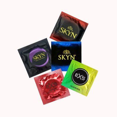 Комплект Skyn/EXS &ndash; 40 шт (безлатексні, ультратонкі, зігріваючі та ті що світяться) - Skyn Extra Lubricated безлатексні, більше лубриканта, 5 шт., Skyn Elite Non Latex (тонкі, безлатексні) 5 шт, Skyn Intense Feel (безлатексні, з ребристою поверхнею) 5 шт. NO7721 фото